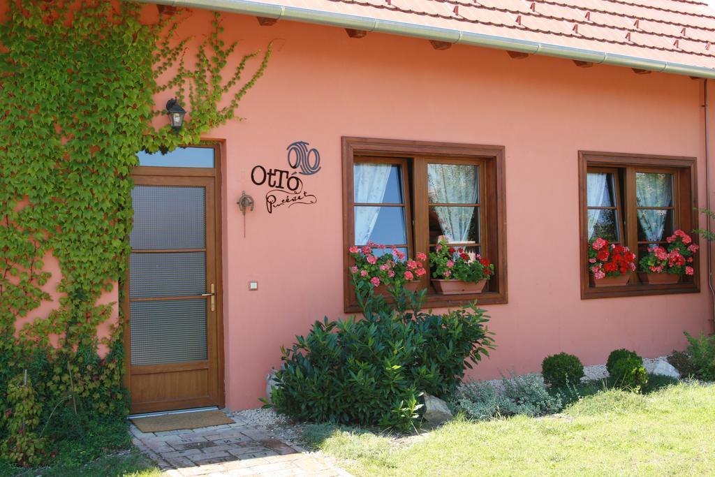Ottó Panzió Villány Exterior foto